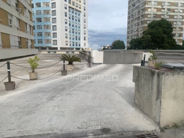 Apartamento T3 para Venda em Moscavide e Portela