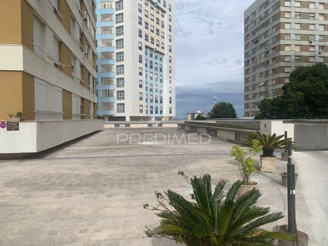 Apartamento T3 para Venda em Moscavide e Portela Foto 16