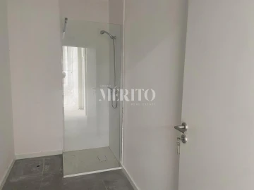 Armazém para Arrendamento em Arnoso (Santa Maria e Santa Eulália) e Sezures