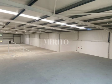 Armazém para Arrendamento em Arnoso (Santa Maria e Santa Eulália) e Sezures