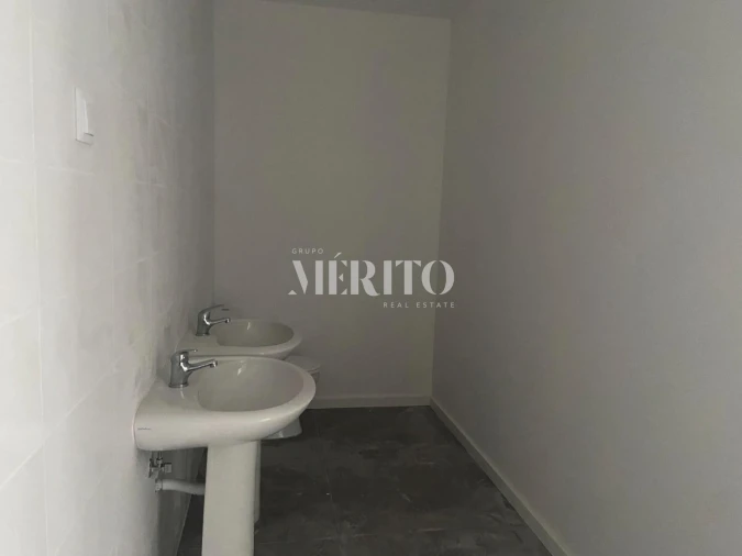 Armazém para Arrendamento em Arnoso (Santa Maria e Santa Eulália) e Sezures Foto 18