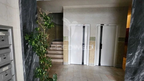 Apartamento T2 para Venda em Falagueira-Venda Nova