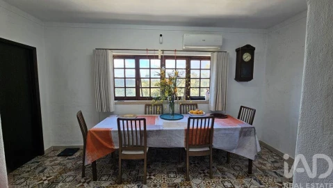 Moradia T5 para Venda em Maçãs de D. Maria