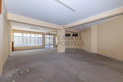 Loja para Arrendamento em Bonfim