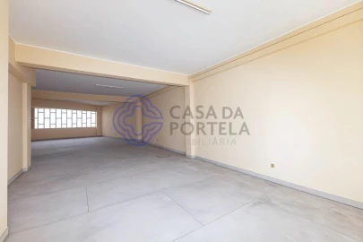 Loja para Arrendamento em Bonfim