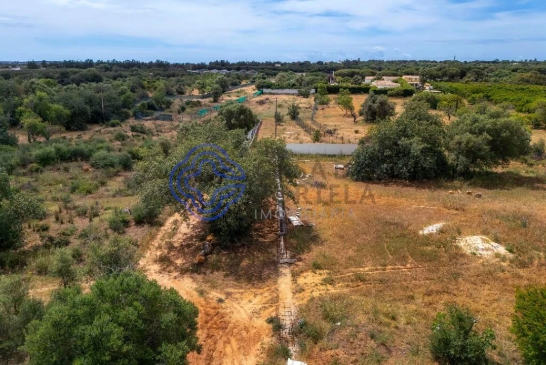 Terreno para Venda em Quarteira Foto 1