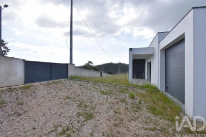 Moradia T3 para Venda em São Miguel, Santa Eufémia e Rabaçal
