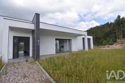 Moradia T3 para Venda em São Miguel, Santa Eufémia e Rabaçal