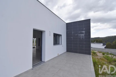 Moradia T3 para Venda em São Miguel, Santa Eufémia e Rabaçal