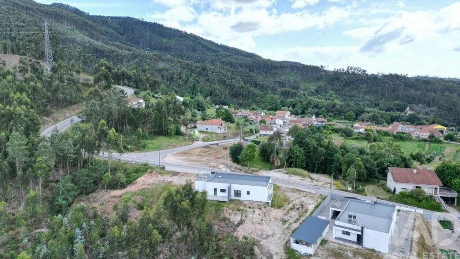 Moradia T3 para Venda em São Miguel, Santa Eufémia e Rabaçal Foto 37