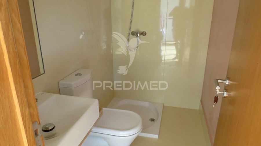 Apartamento T4 para Venda em São Martinho Foto 16