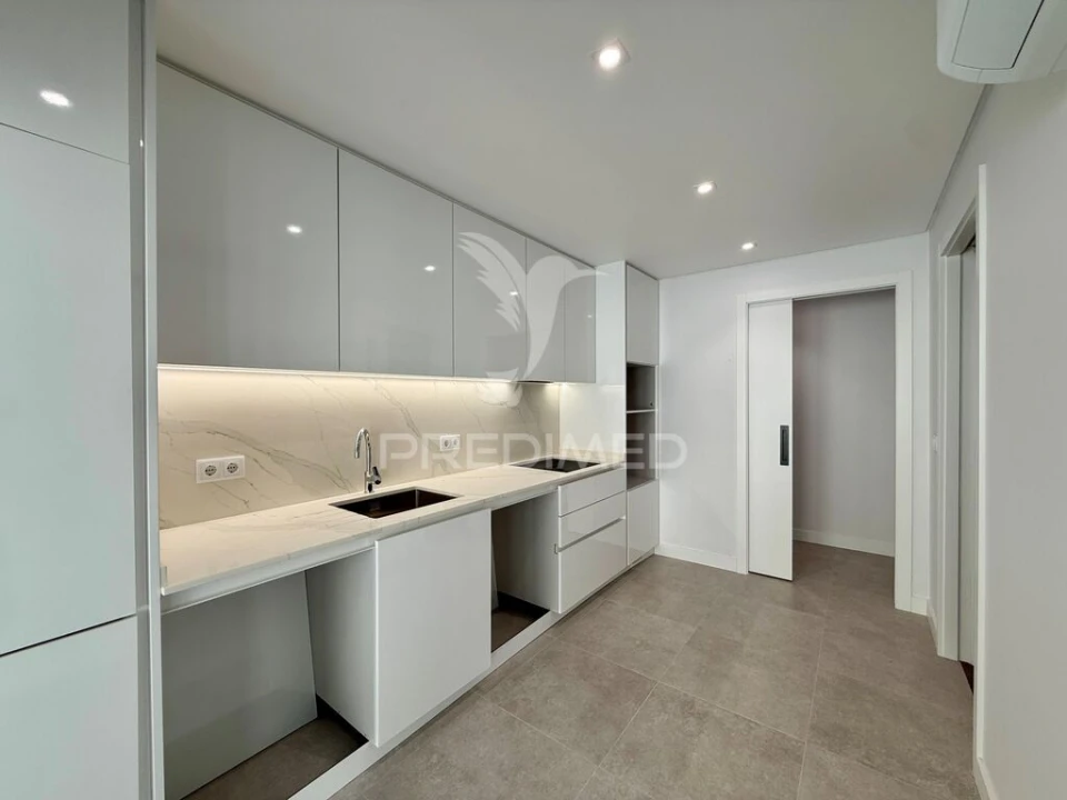 Apartamento T4 para Venda em Leiria, Pousos, Barreira e Cortes Foto 8