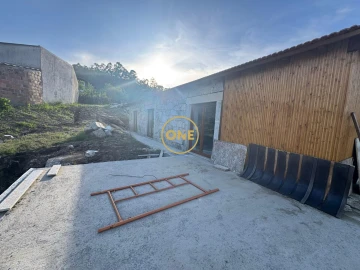 Moradia T3 para Venda em Durrães e Tregosa