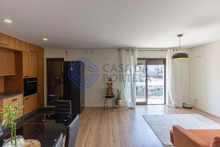 Apartamento T2 para Venda em Cedofeita, Santo Ildefonso, Sé, Miragaia, São Nicolau e Vitória Foto 3