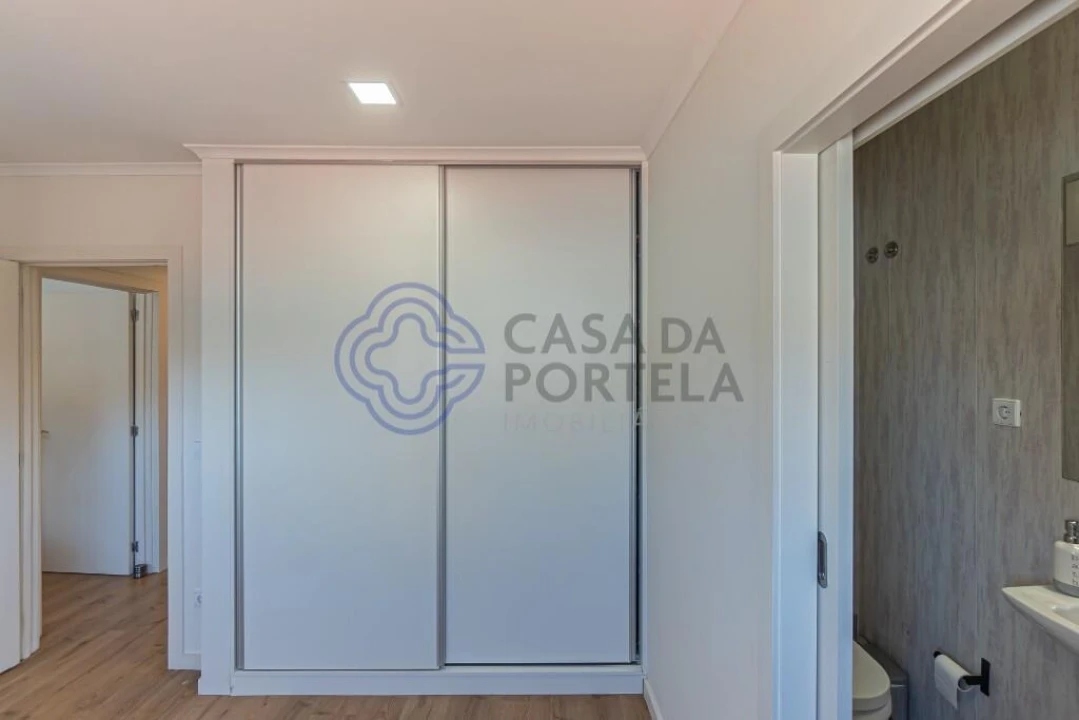 Apartamento T2 para Venda em Cedofeita, Santo Ildefonso, Sé, Miragaia, São Nicolau e Vitória Foto 30