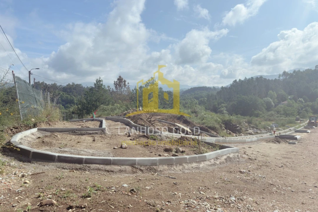 Terreno para Venda em Águas Santas e Moure Foto 3