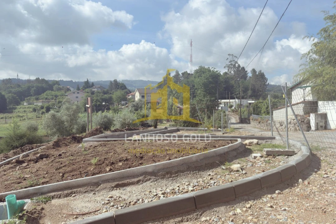 Terreno para Venda em Águas Santas e Moure Foto 4