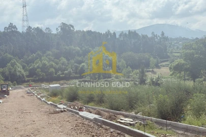 Terreno para Venda em Águas Santas e Moure