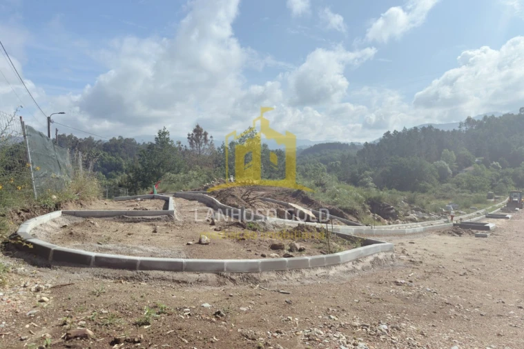 Terreno para Venda em Águas Santas e Moure Foto 3