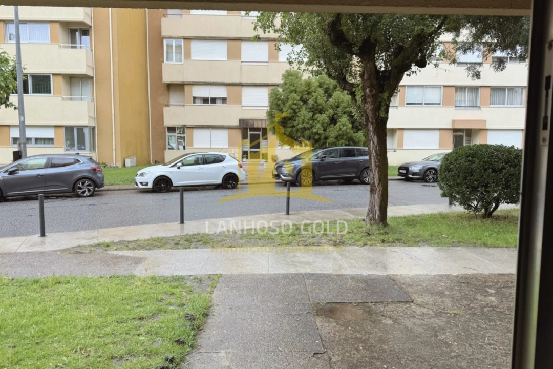 Loja para Venda em Lomar e Arcos Foto 1