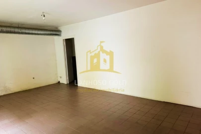 Loja para Venda em Lomar e Arcos