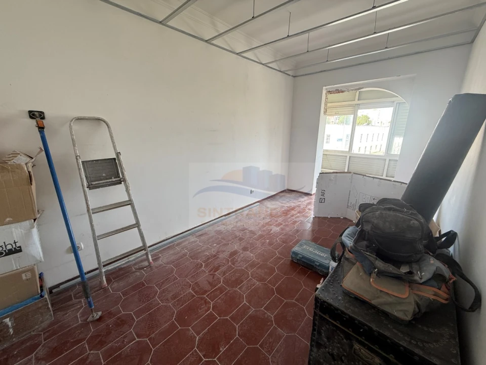 Apartamento T1 para Venda em Águas Livres Foto 4
