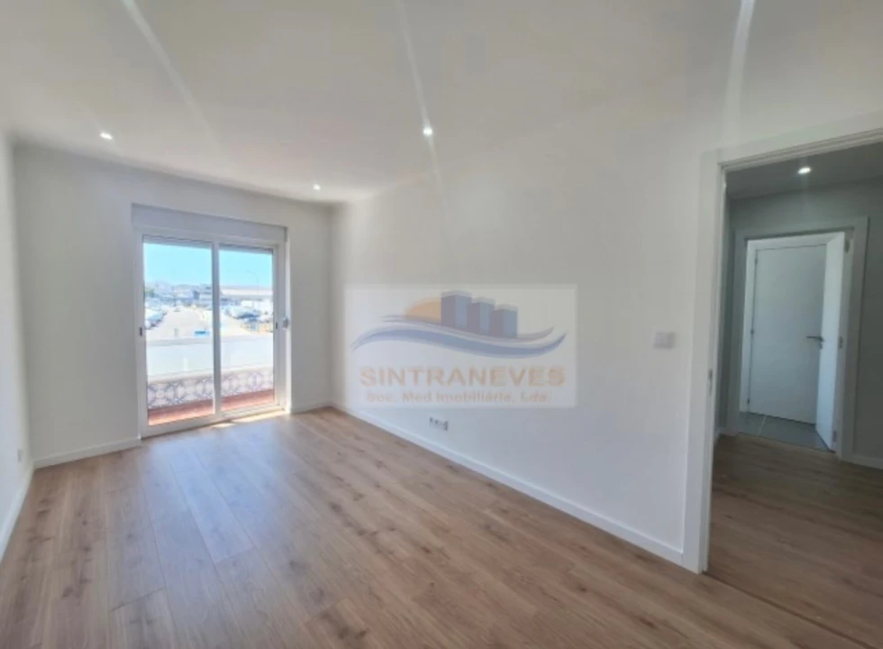 Apartamento T1 para Venda em Águas Livres Foto 2