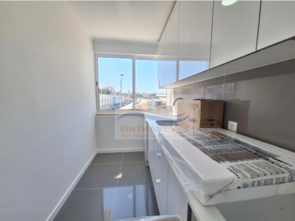 Apartamento T1 para Venda em Águas Livres Foto 7