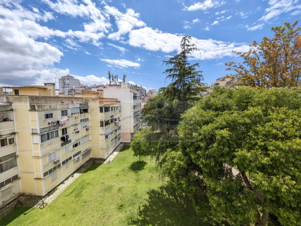 Apartamento T2 para Venda em Póvoa de Santa Iria e Forte da Casa Foto 3