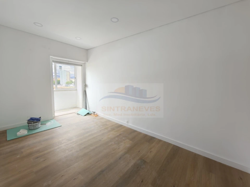 Apartamento T2 para Venda em Póvoa de Santa Iria e Forte da Casa Foto 5