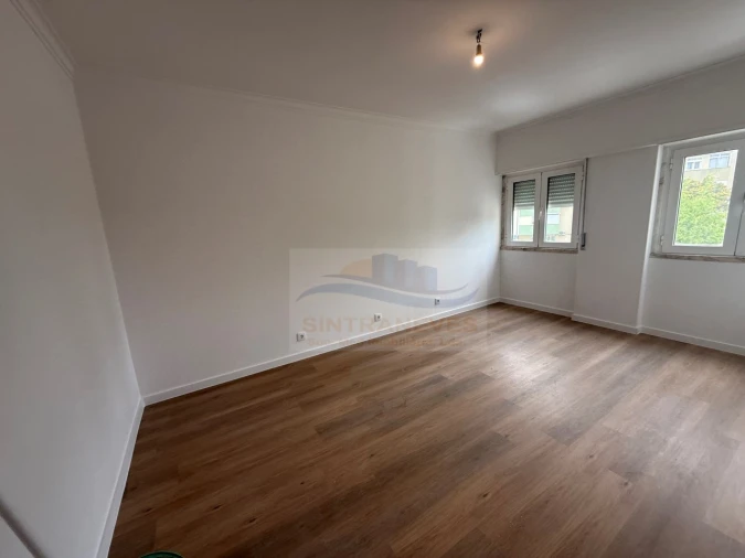 Apartamento T3 para Venda em Venteira Foto 3