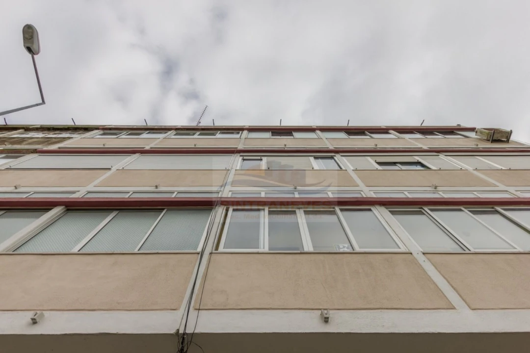 Apartamento T2 para Venda em Águas Livres Foto 5