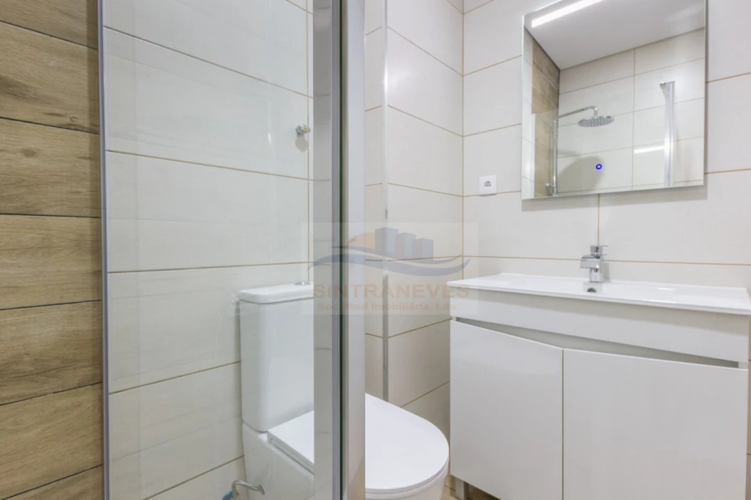 Apartamento T2 para Venda em Águas Livres Foto 7