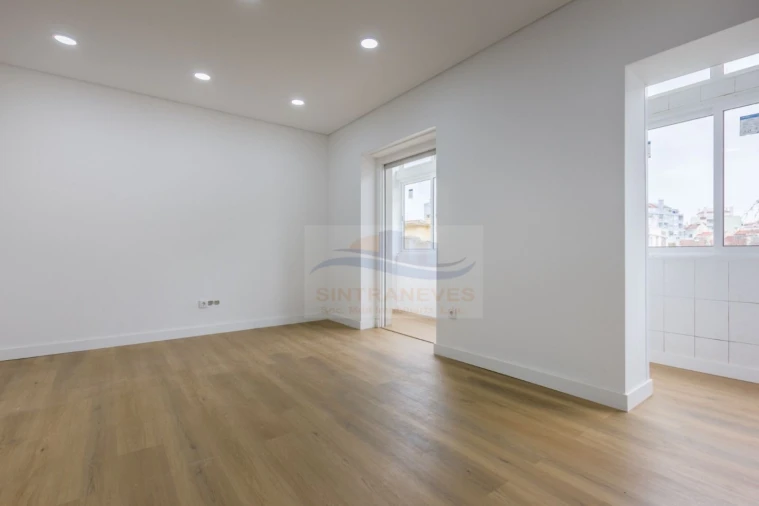 Apartamento T2 para Venda em Águas Livres Foto 3