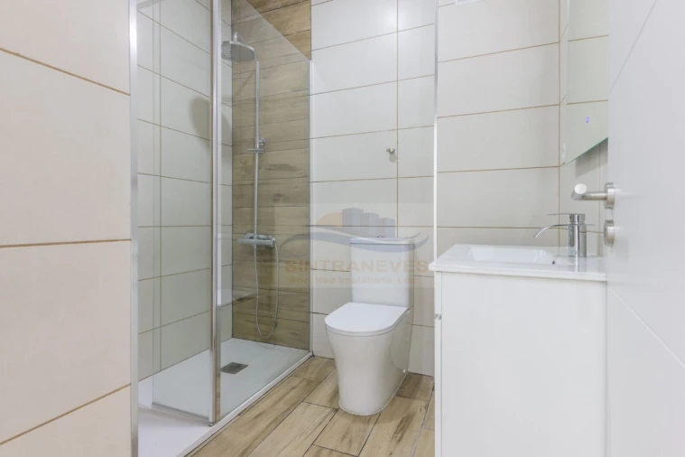 Apartamento T2 para Venda em Águas Livres Foto 4