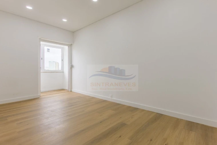 Apartamento T2 para Venda em Águas Livres Foto 17