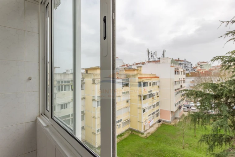 Apartamento T2 para Venda em Águas Livres Foto 23