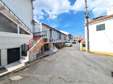 Moradia T2 para Venda em Caia, São Pedro e Alcáçova