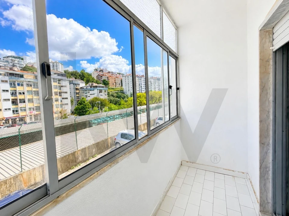 Apartamento T3 para Venda em Rio de Mouro Foto 27
