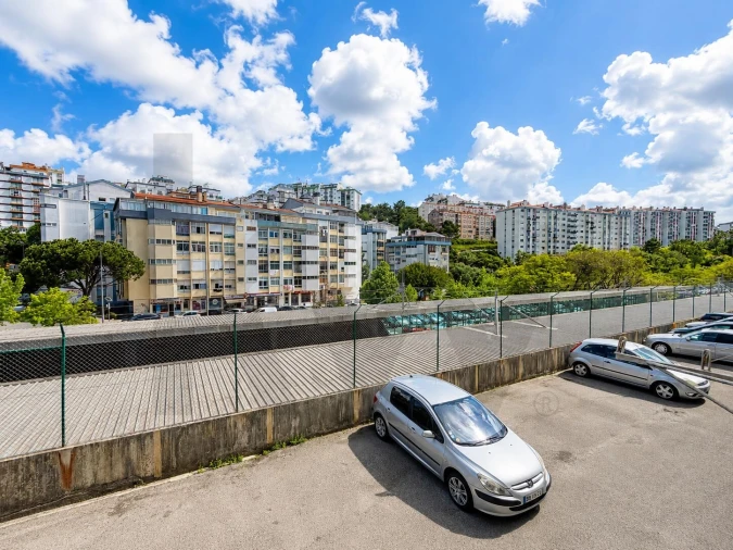 Apartamento T3 para Venda em Rio de Mouro Foto 28
