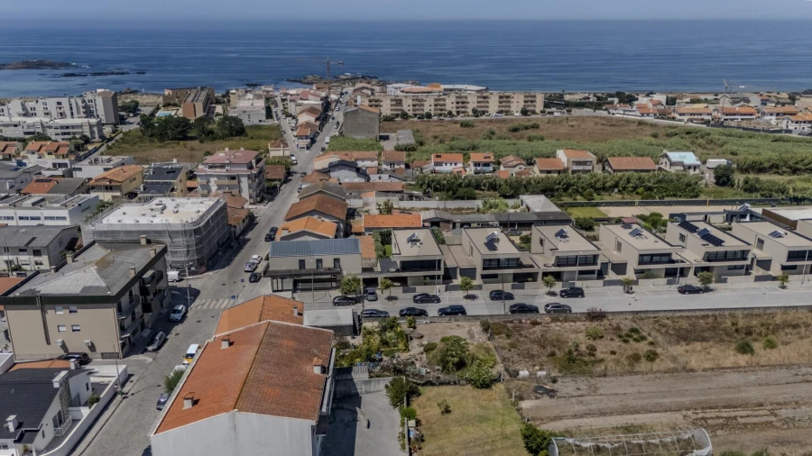 Moradia T4 para Venda em Mindelo Foto 28