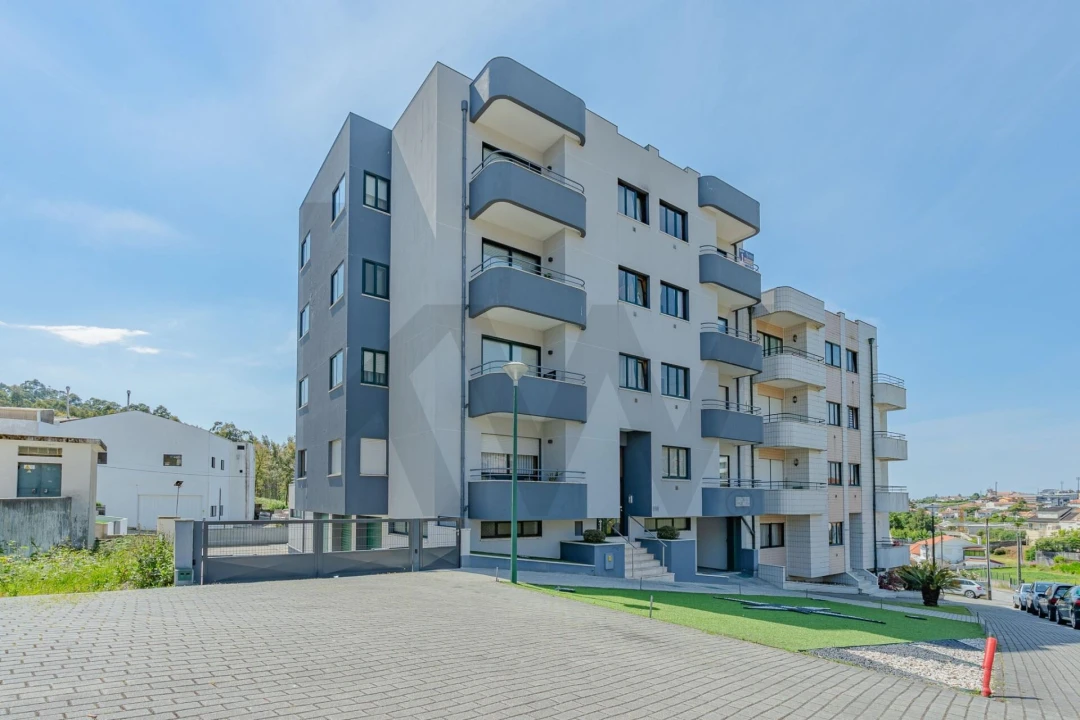 Apartamento T2 para Venda em Lourosa Foto 5