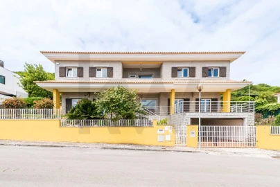 Moradia T5 para Venda em Barcarena