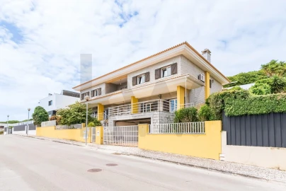 Moradia T5 para Venda em Barcarena