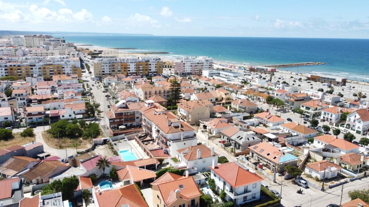 Moradia T4 para Venda em Costa da Caparica Foto 5