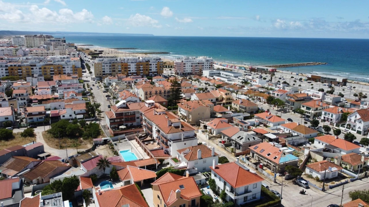 Moradia T4 para Venda em Costa da Caparica Foto 1