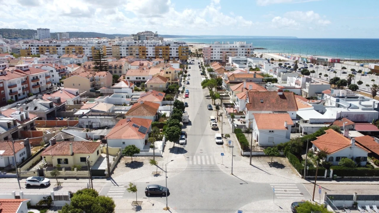 Moradia T4 para Venda em Costa da Caparica Foto 4
