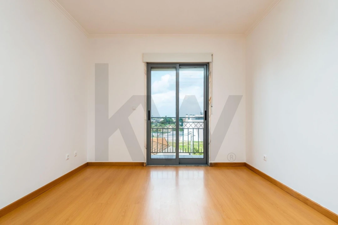 Apartamento T2 para Arrendamento em Seixal, Arrentela e Aldeia de Paio Pires Foto 13
