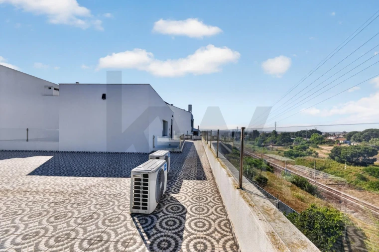 Moradia T3 para Venda em Laranjeiro e Feijó Foto 37