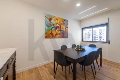 Apartamento T2 para Venda em Massamá e Monte Abraão